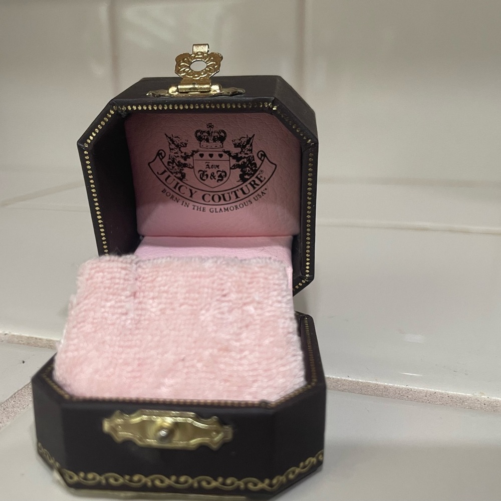 Vintage Juicy Couture Earring Box 🩷